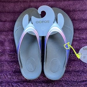 Oofos woman’s fitflops